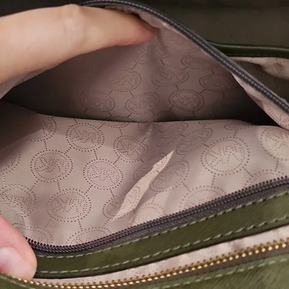 Michael Kors Selma Bag In Olive Green - Picture 13 of 16